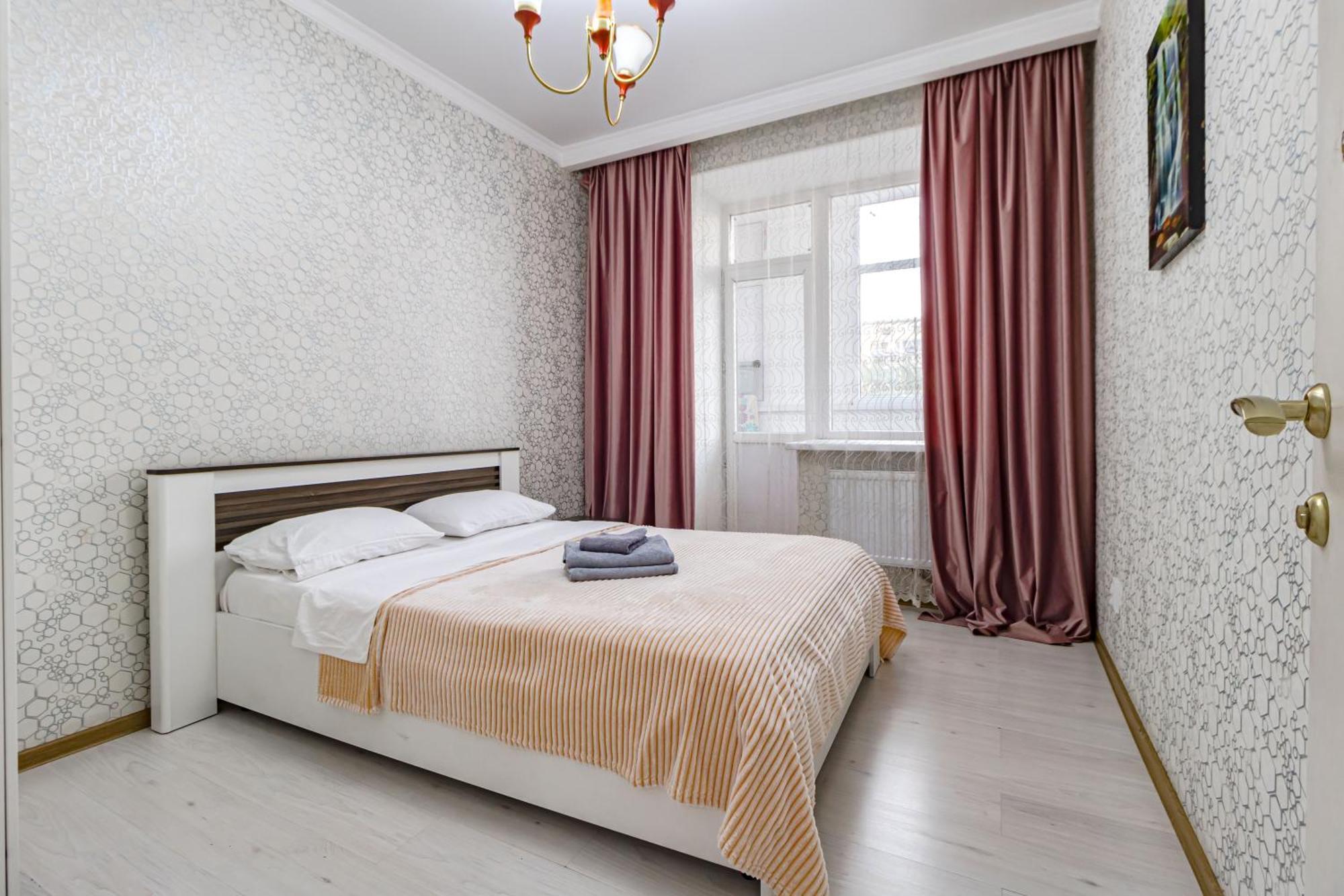 Апартаменты С Видом На Город Pavlodar Exterior foto
